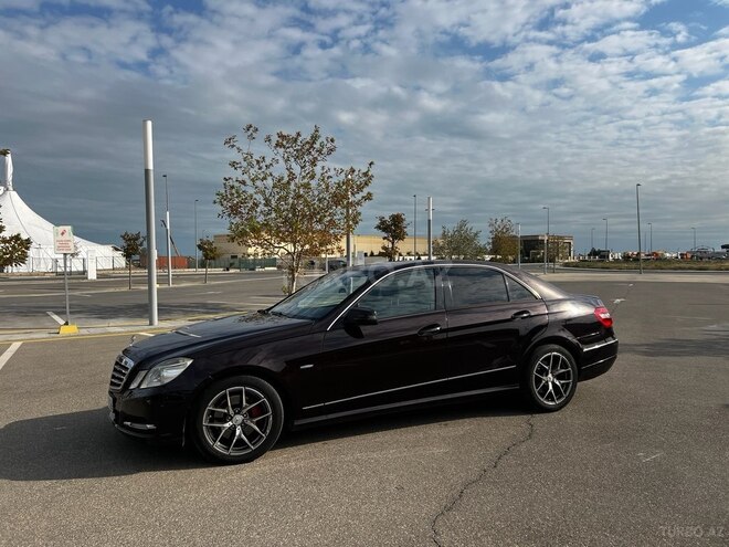 Mercedes E 220 2011, 318,001 km - 2.1 l - Bakı