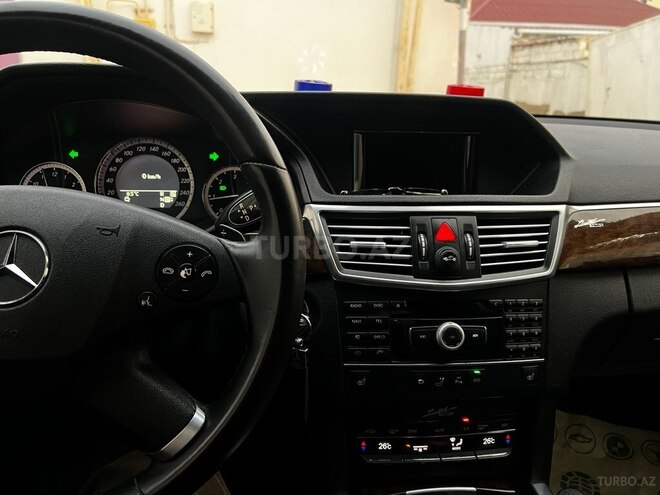 Mercedes E 220 2011, 318,001 km - 2.1 l - Bakı