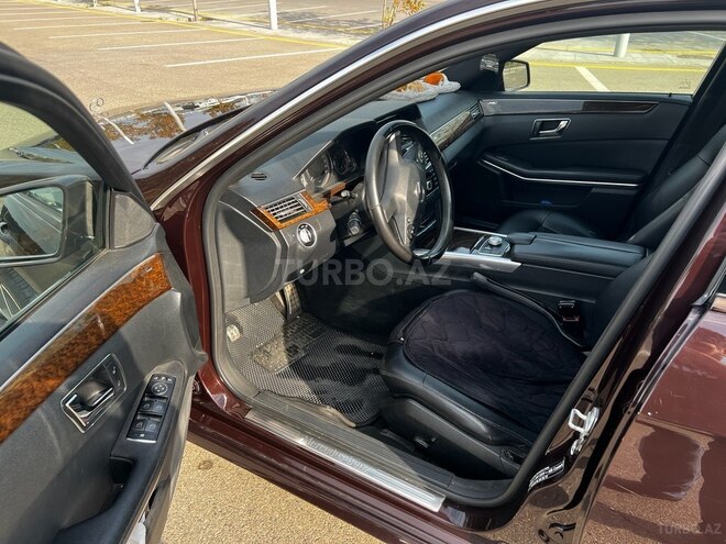 Mercedes E 220 2011, 318,001 km - 2.1 l - Bakı