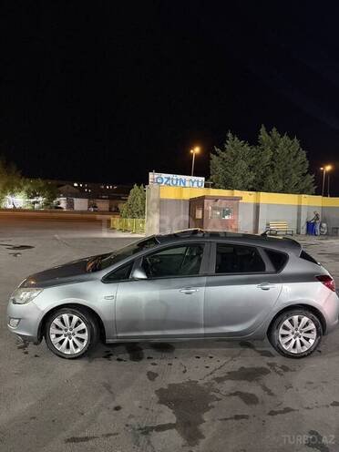 Opel Astra 2011, 370,000 km - 1.6 l - Bakı