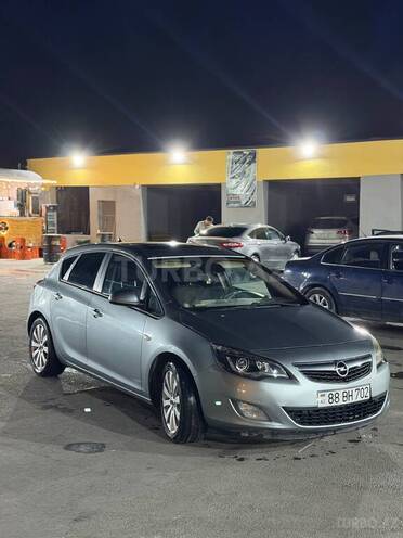 Opel Astra 2011, 370,000 km - 1.6 l - Bakı