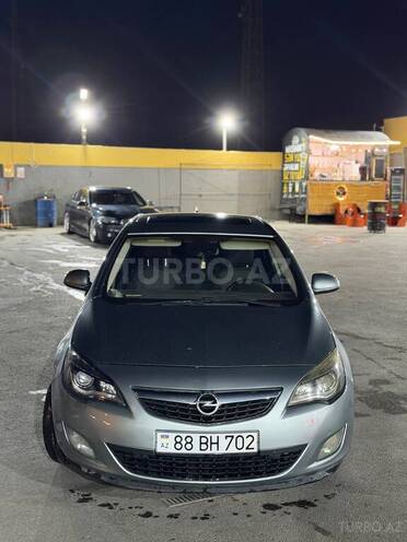 Opel Astra 2011, 370,000 km - 1.6 l - Bakı