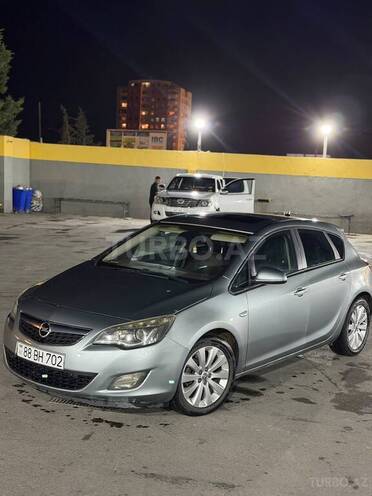 Opel Astra 2011, 370,000 km - 1.6 l - Bakı