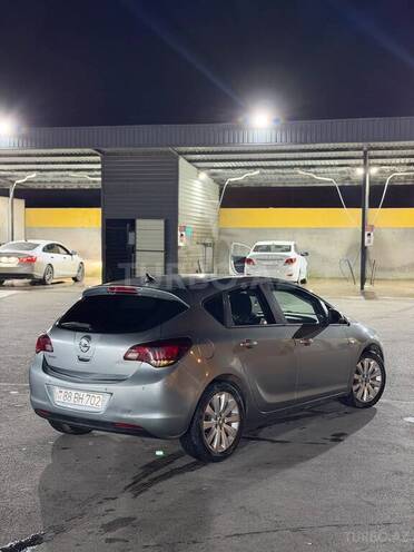 Opel Astra 2011, 370,000 km - 1.6 l - Bakı