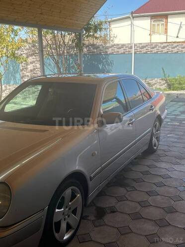 Mercedes E 240 1999, 351,323 km - 2.4 l - Zərdab