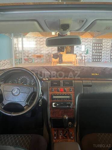 Mercedes E 240 1999, 351,323 km - 2.4 l - Zərdab
