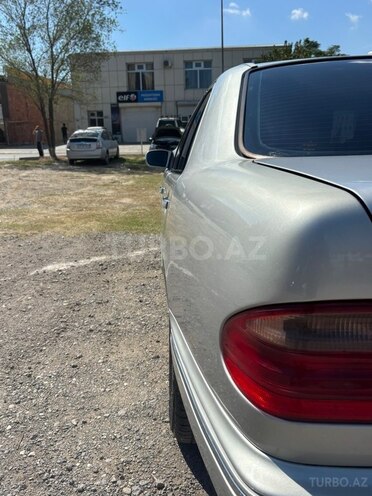 Mercedes E 240 2001, 306,000 km - 2.4 l - Sumqayıt