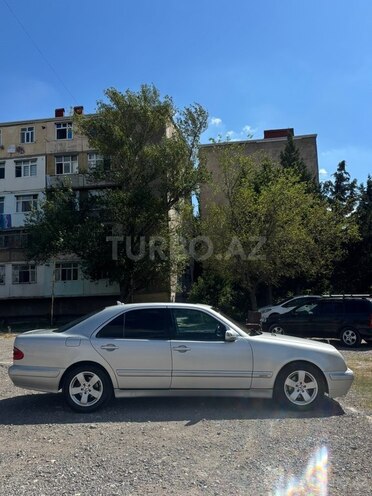 Mercedes E 240 2001, 306,000 km - 2.4 l - Sumqayıt