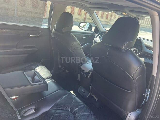 Toyota Highlander 2023, 29,000 km - 2.5 l - Bakı