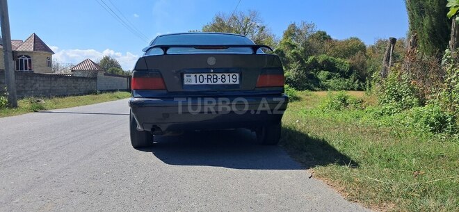 BMW 318 1993, 318,776 km - 1.9 l - Zaqatala