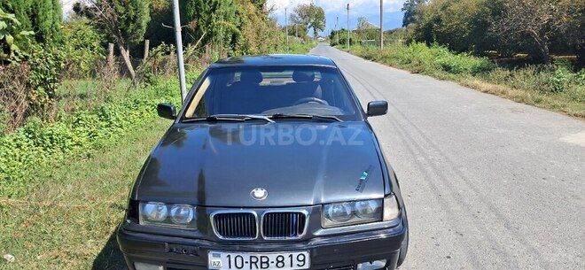 BMW 318 1993, 318,776 km - 1.9 l - Zaqatala