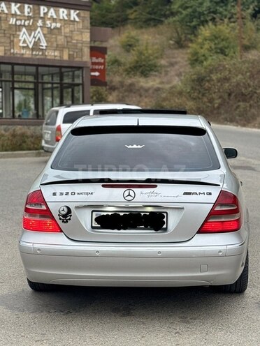 Mercedes E 320 2004, 260,000 km - 3.2 l - Quba