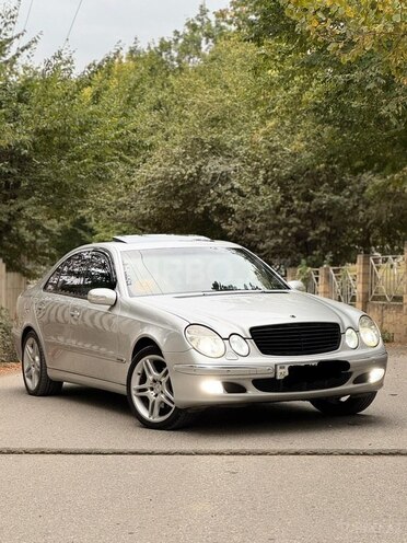 Mercedes E 320 2004, 260,000 km - 3.2 l - Quba