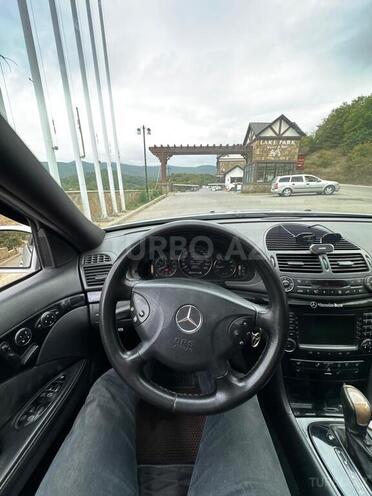 Mercedes E 320 2004, 260,000 km - 3.2 l - Quba