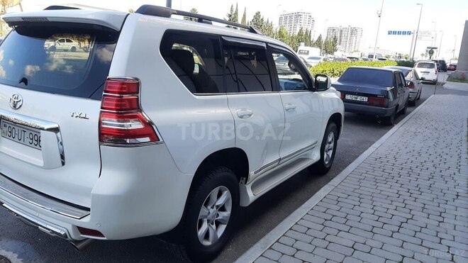 Toyota Land Cruiser Prado 2011, 130,000 km - 2.7 л - Bakı