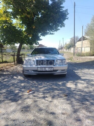 Mercedes C 180 1999, 450,000 km - 1.8 л - Qax