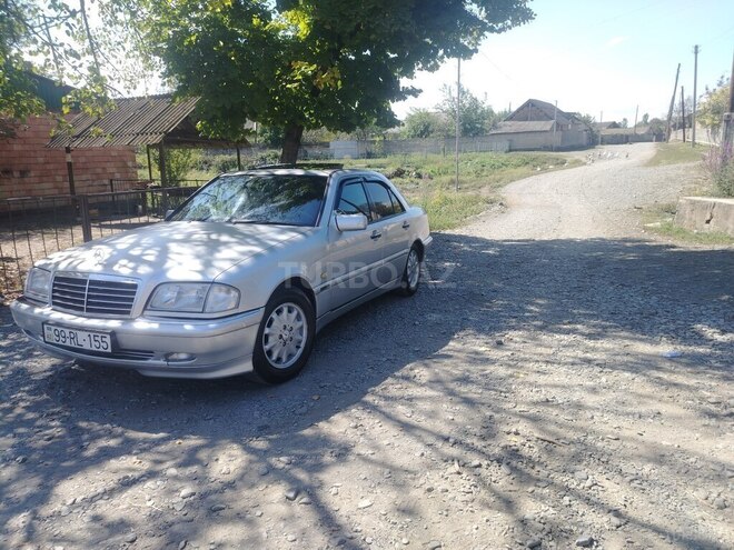 Mercedes C 180 1999, 450,000 km - 1.8 л - Qax
