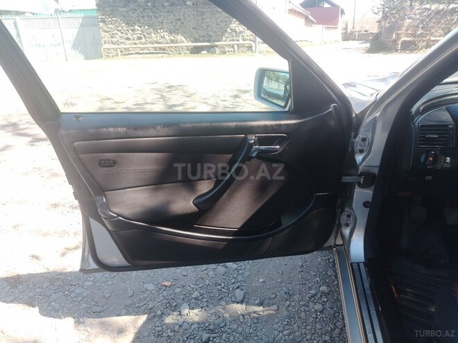 Mercedes C 180 1999, 450,000 km - 1.8 л - Qax