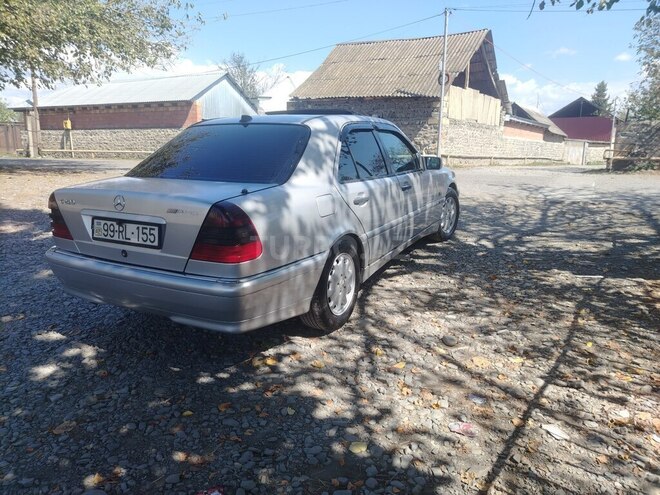 Mercedes C 180 1999, 450,000 km - 1.8 л - Qax