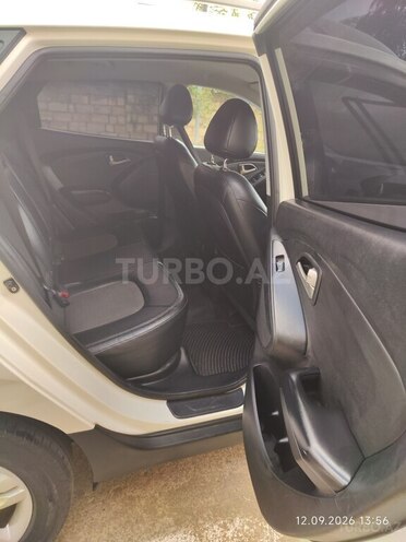 Hyundai ix35 2010, 322,000 km - 2.0 л - Qusar
