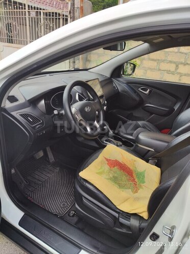 Hyundai ix35 2010, 322,000 km - 2.0 л - Qusar
