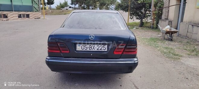 Mercedes E 220 1999, 450,000 km - 2.2 l - Ağstafa