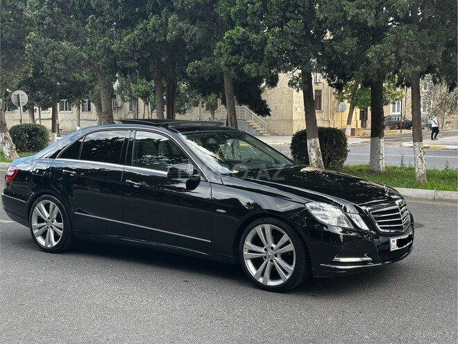 Mercedes E 250 2010, 203,100 km - 1.8 l - Bakı