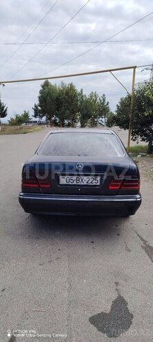 Mercedes E 220 1999, 450,000 km - 2.2 l - Ağstafa