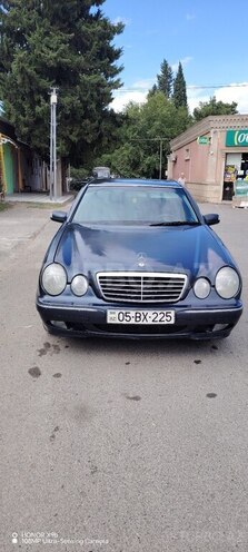 Mercedes E 220 1999, 450,000 km - 2.2 l - Ağstafa