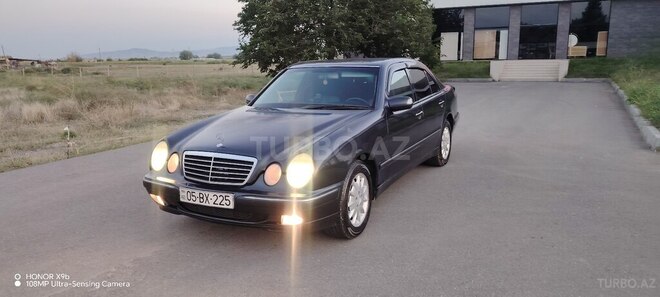 Mercedes E 220 1999, 450,000 km - 2.2 l - Ağstafa