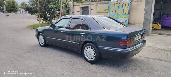 Mercedes E 220 1999, 450,000 km - 2.2 l - Ağstafa