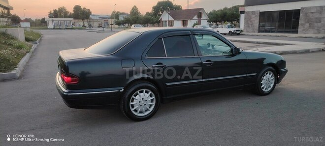 Mercedes E 220 1999, 450,000 km - 2.2 l - Ağstafa