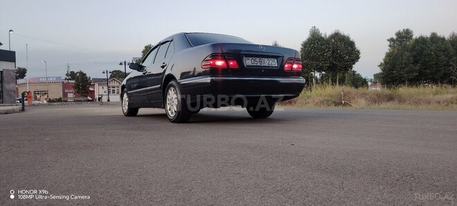 Mercedes E 220 1999, 450,000 km - 2.2 l - Ağstafa