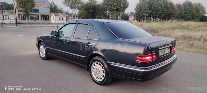 Mercedes E 220 1999, 450,000 km - 2.2 l - Ağstafa