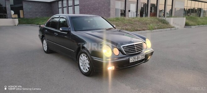 Mercedes E 220 1999, 450,000 km - 2.2 l - Ağstafa