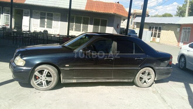 Mercedes E 230 1996, 450,000 km - 2.3 l - Ucar