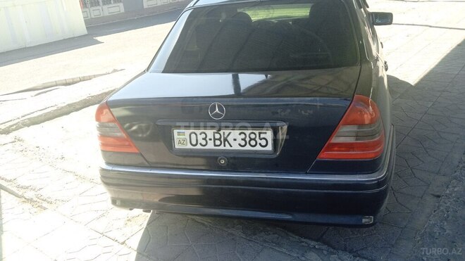 Mercedes E 230 1996, 450,000 km - 2.3 l - Ucar