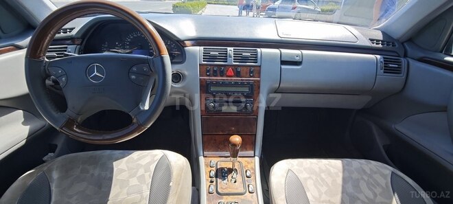Mercedes E 240 1999, 304,919 km - 2.4 l - Bakı