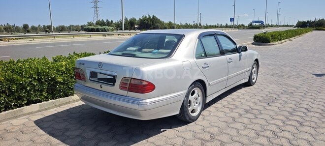 Mercedes E 240 1999, 304,919 km - 2.4 l - Bakı