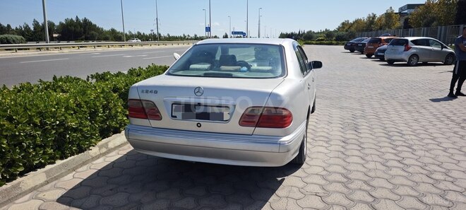 Mercedes E 240 1999, 304,919 km - 2.4 l - Bakı