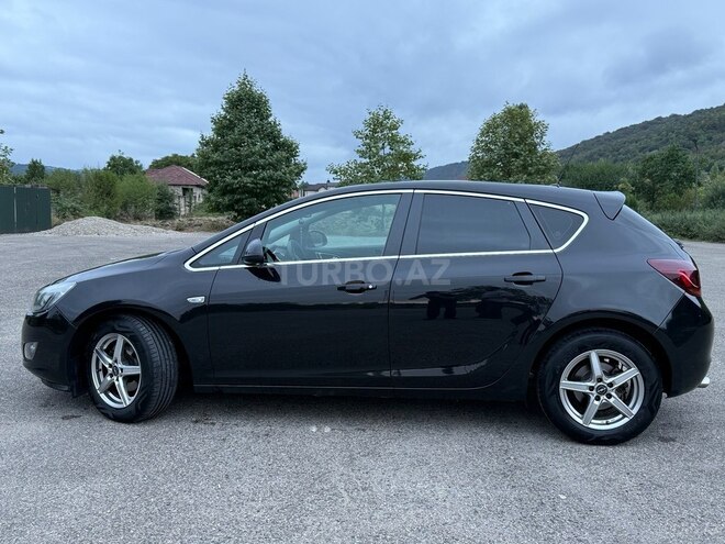 Opel Astra 2010, 150,000 km - 1.4 л - Qusar