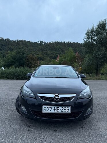 Opel Astra 2010, 150,000 km - 1.4 л - Qusar