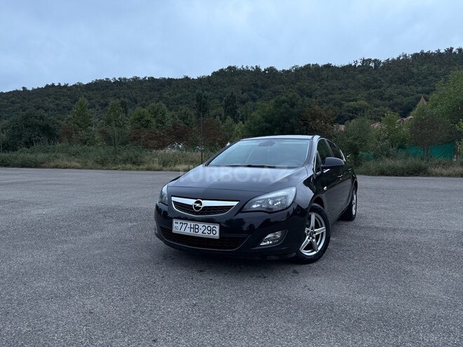 Opel Astra 2010, 150,000 km - 1.4 л - Qusar