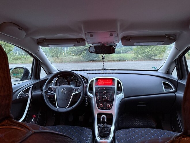 Opel Astra 2010, 150,000 km - 1.4 л - Qusar