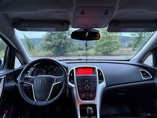 Opel Astra 2010, 150,000 km - 1.4 л - Qusar