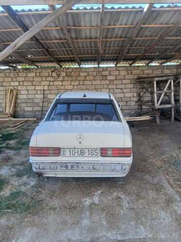 Mercedes 190 1990, 200,000 km - 2.0 л - Ucar