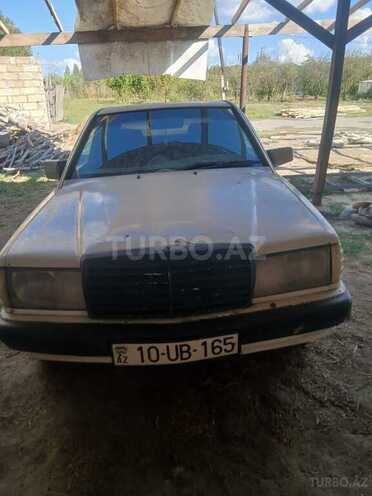 Mercedes 190 1990, 200,000 km - 2.0 л - Ucar