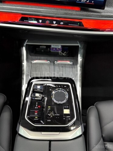 BMW 740 2024, 29,000 km - 3.0 l - Bakı