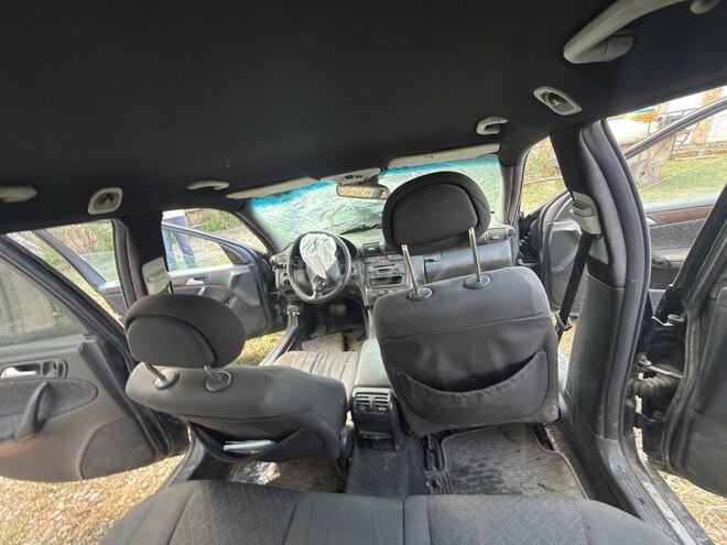 Mercedes E 220 2001, 300,000 km - 2.2 l - Xaçmaz
