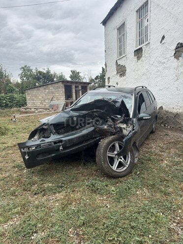 Mercedes E 220 2001, 300,000 km - 2.2 l - Xaçmaz